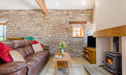 2 Bed in Awre 7