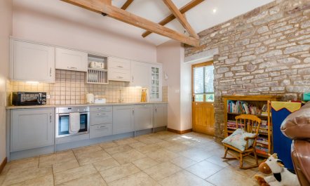 2 Bed in Awre 6