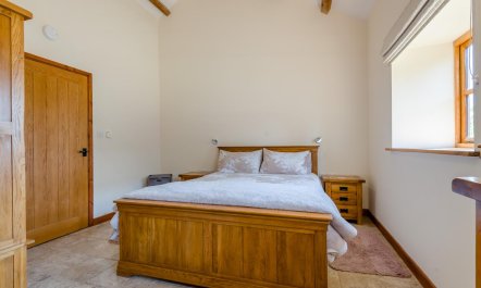 2 Bed in Awre 3