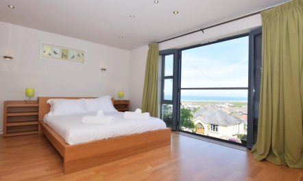 4 Bed in Westward Ho 9