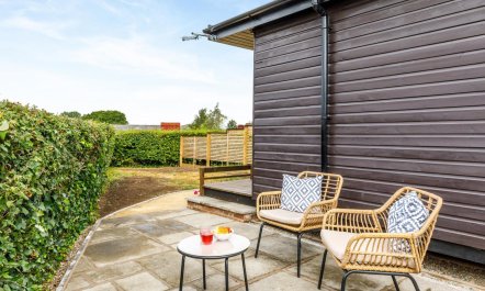 1 Bed in Pentrecoed 5