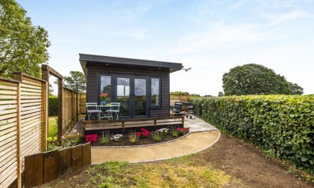 1 Bed in Pentrecoed