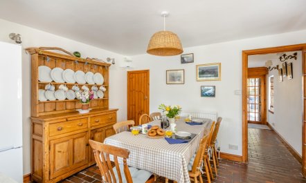 2 Bed in Lyme Regis 8