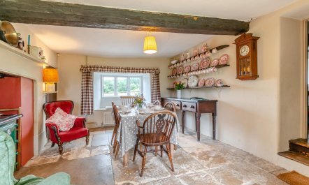 3 Bed in Stanley Pontlarge 6