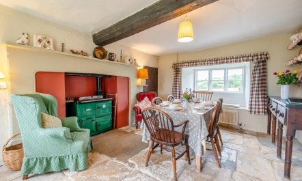 3 Bed in Stanley Pontlarge 7
