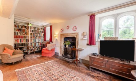 3 Bed in Stanley Pontlarge 4