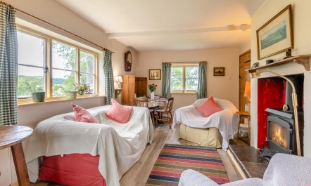 2 Bed in Stanley Pontlarge 4
