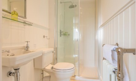 4 Bed in Bentham 8