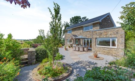 4 Bed in Bentham