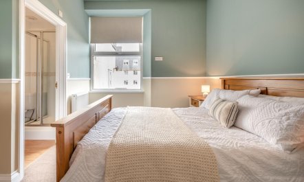 9 Bed in Tenby 6