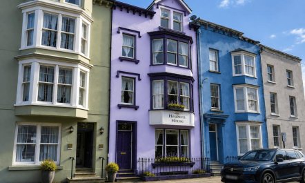 9 Bed in Tenby