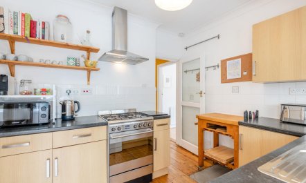 2 Bed in Whitstable 4