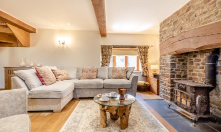 2 Bed in St. Giles 3