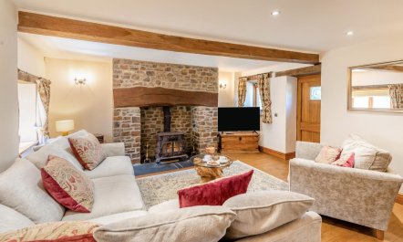 2 Bed in St. Giles 2