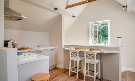 1 Bed in Bournheath 2