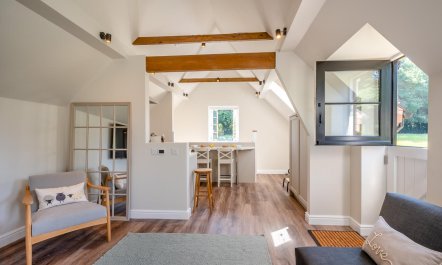 1 Bed in Bournheath 9
