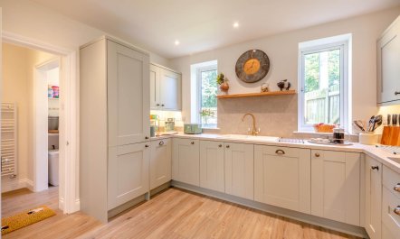 3 Bed in Rock 9