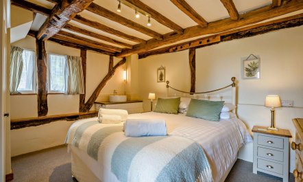 2 Bed in Cradley 2