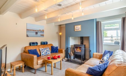 3 Bed in Maxworthy 6