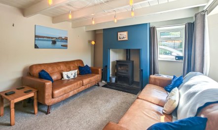 3 Bed in Maxworthy 4