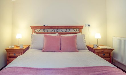 1 Bed in Llanfairpwll 4