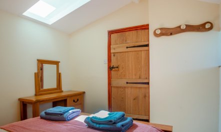 1 Bed in Llanfairpwll 5