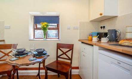 1 Bed in Llanfairpwll 8