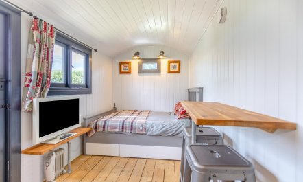1 Bed in Washfield 7