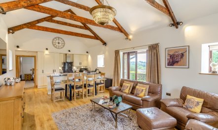 3 Bed in Tremar Coombe 2