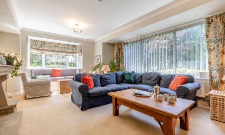 4 Bed in Chesterfield 4