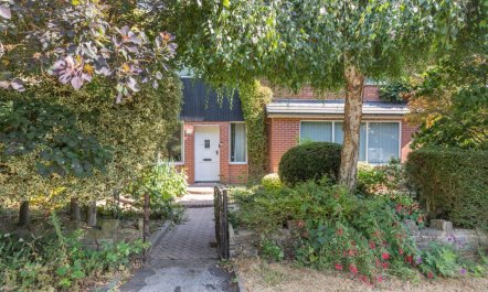 4 Bed in Chesterfield