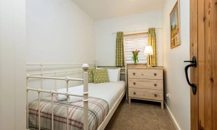 3 Bed in Cranmer 9
