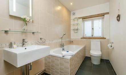 3 Bed in Cranmer 8