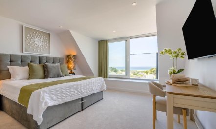 3 Bed in Constantine Bay 6