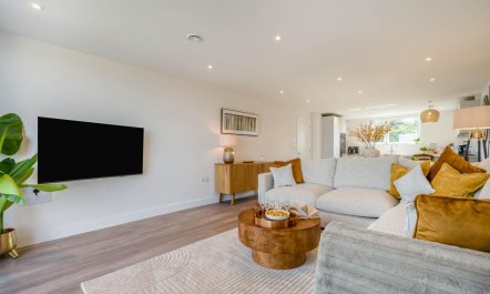 3 Bed in Constantine Bay 9