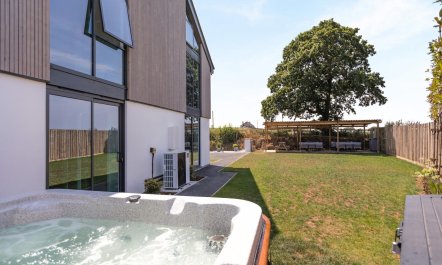 7 Bed in Broadwoodkelly 1