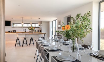 7 Bed in Broadwoodkelly