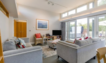 3 Bed in Cranmer 1