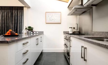 3 Bed in Cranmer 9