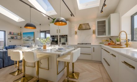 5 Bed in Windmill 9