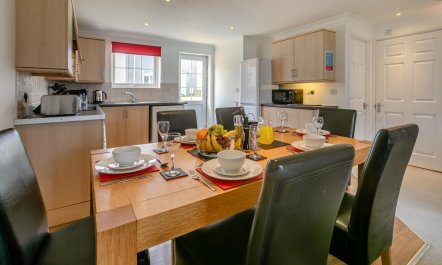4 Bed in Newquay 1