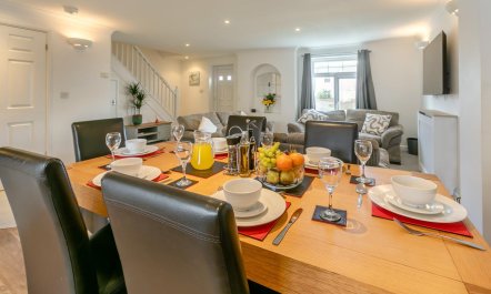 4 Bed in Newquay 2