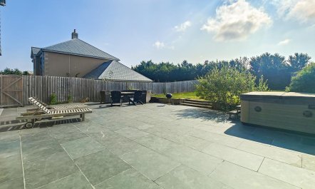 4 Bed in Marhamchurch 3
