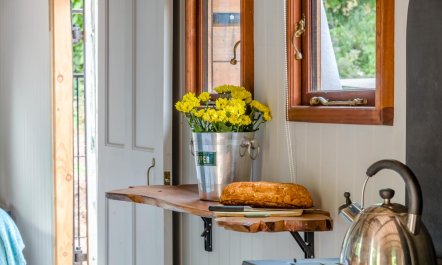 1 Bed in Longhope 9