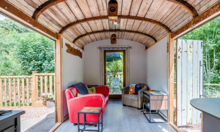 1 Bed in Longhope 4