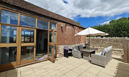 4 Bed in Colyton
