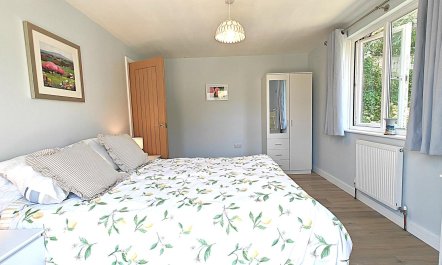 4 Bed in Bolingey 4