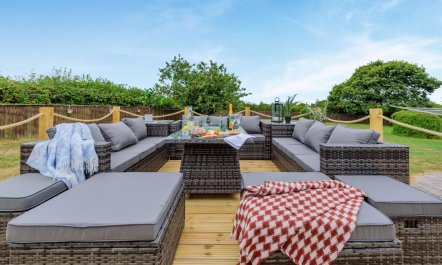 6 Bed in Moreton 1