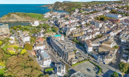 2 Bed in Ilfracombe 1