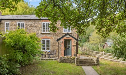 2 Bed in Higher Eype